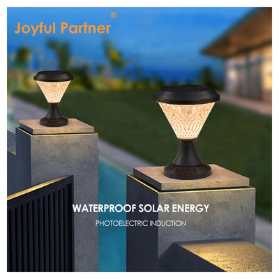 مصباح عمود يعمل بالطاقة 5W / 3.7V ألواح سلوار البوليكريستال Epistar DIA 200mm RGB التحكم عن بعد